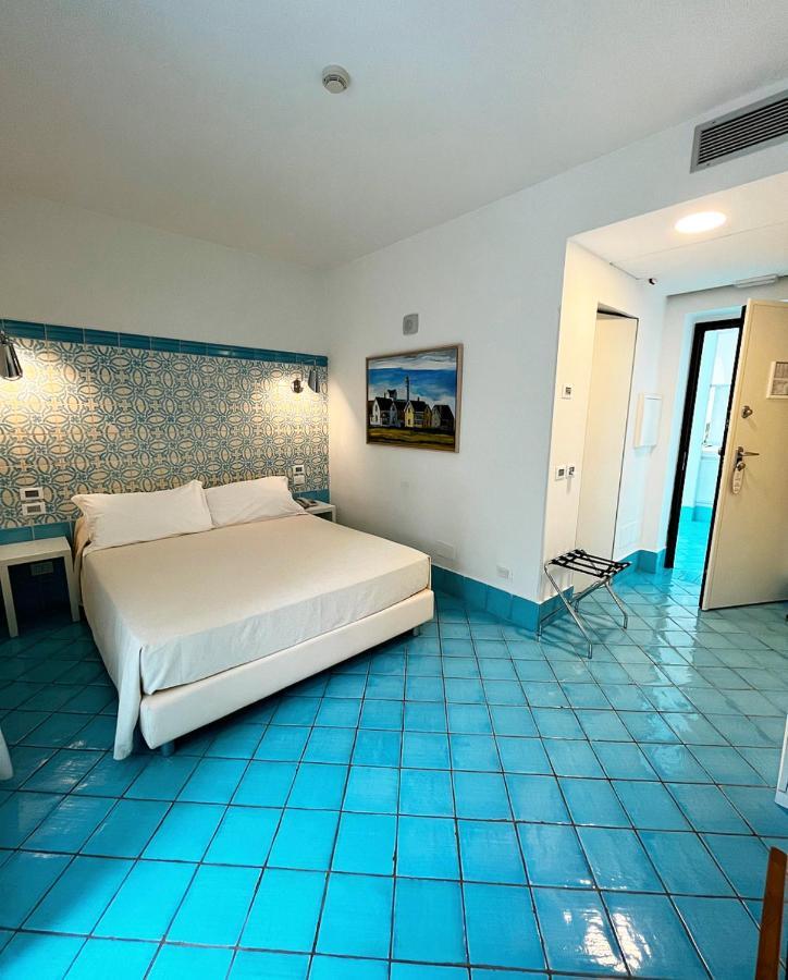Ganimede Hotel Sperlonga Bagian luar foto