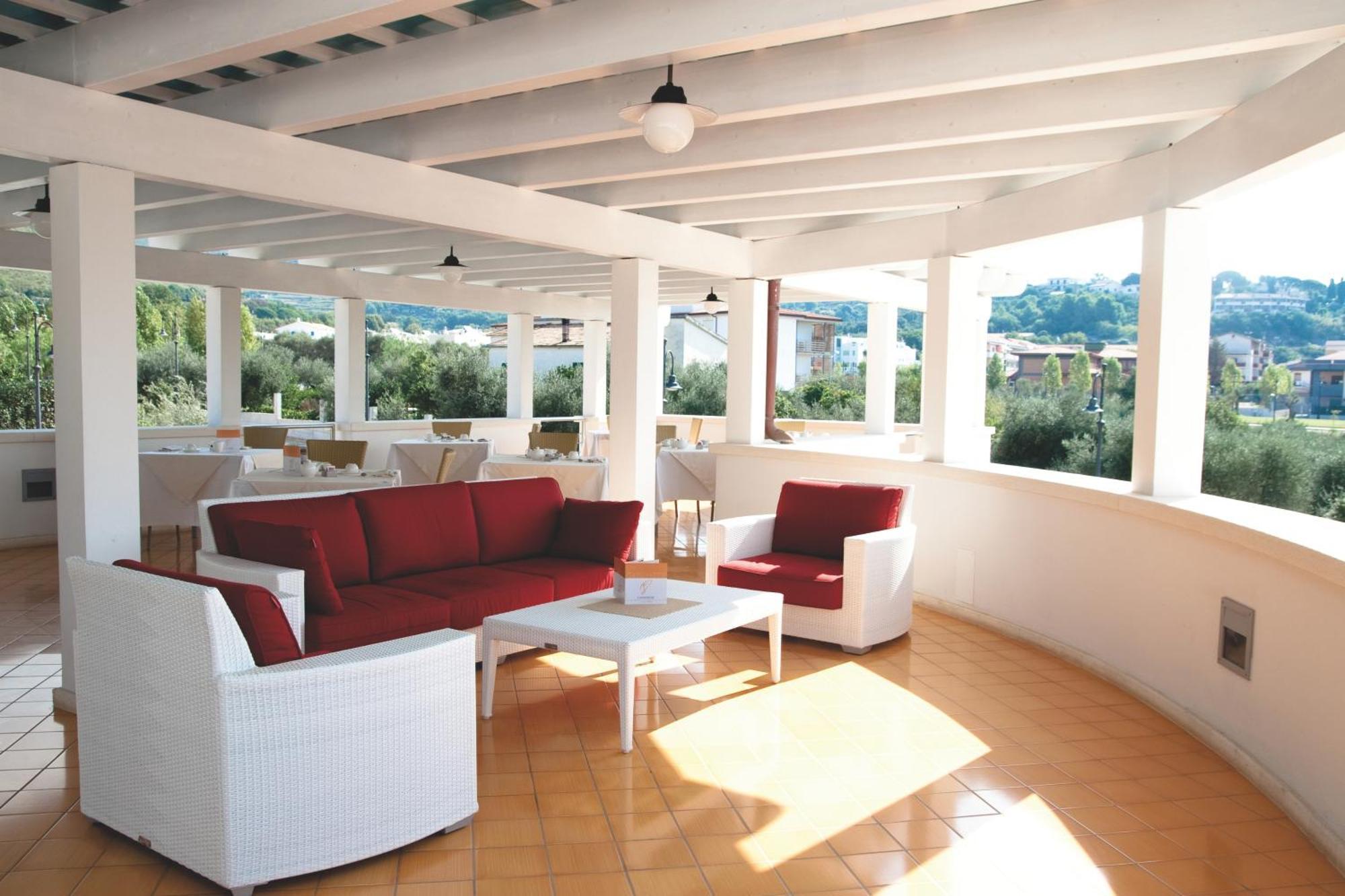 Ganimede Hotel Sperlonga Bagian luar foto