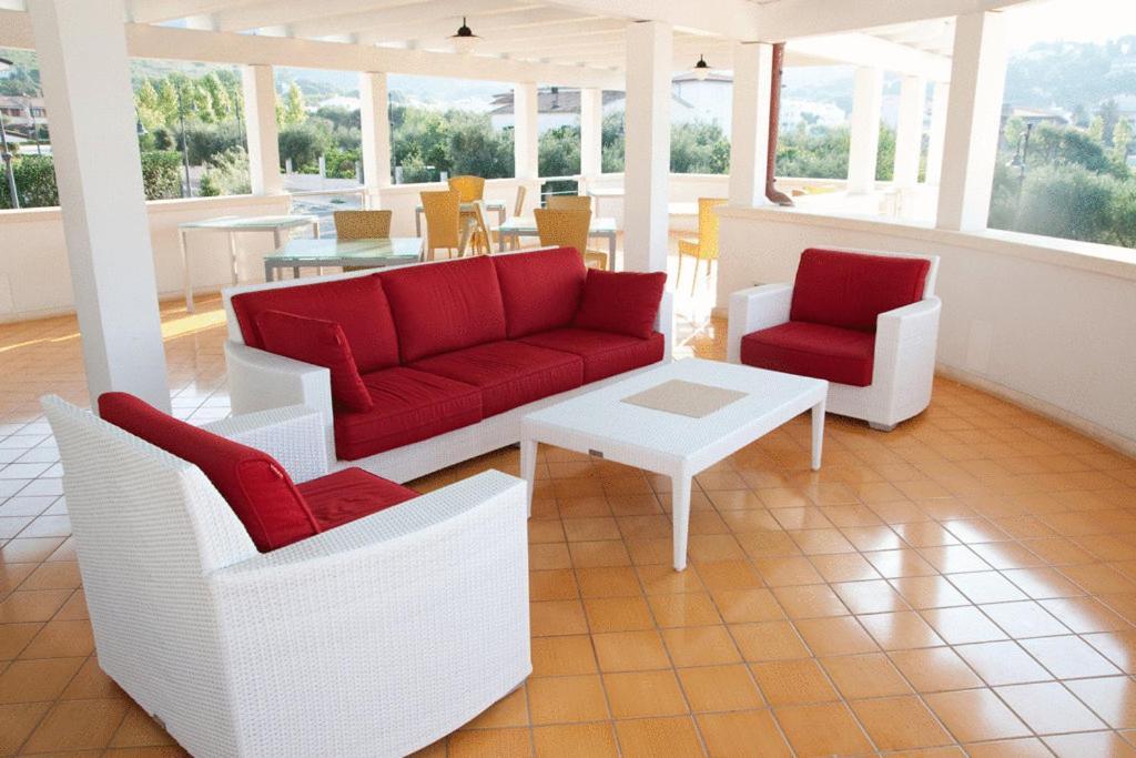 Ganimede Hotel Sperlonga Bagian luar foto