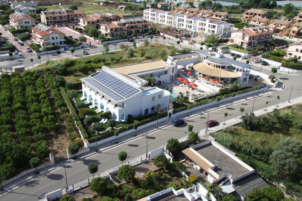 Ganimede Hotel Sperlonga Bagian luar foto